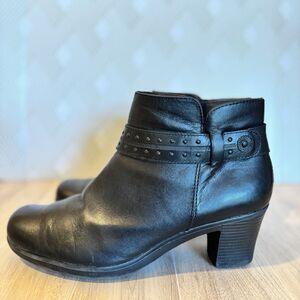 Clarks Dream Belle Womens Black Leather Side Zip Heeled Ankle Booties Size 9.5